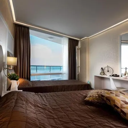 Sunny Bay Szálloda 3*